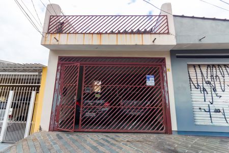 Casa para alugar com 180m², 3 quartos e sem vaga Casa para alugar com 180m², 3 quartos e sem vagaFachada