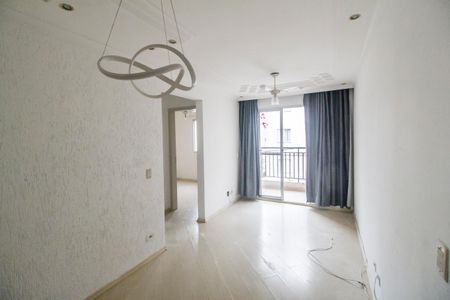 Sala de apartamento para alugar com 3 quartos, 60m² em Parque Roseira, Carapicuíba