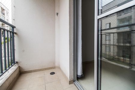 Varanda de apartamento para alugar com 3 quartos, 60m² em Parque Roseira, Carapicuíba