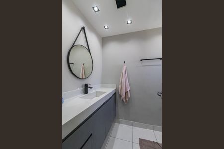 Apartamento à venda com 83m², 2 quartos e 2 vagasBanheiro da Suíte 1