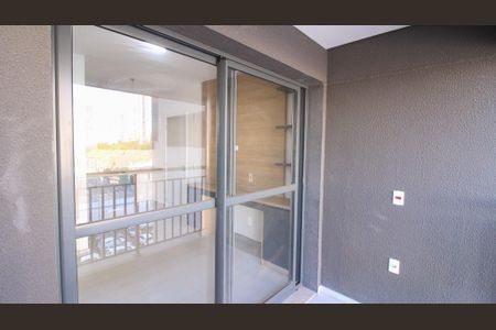 Apartamento à venda com 28m², 1 quarto e sem vaga Apartamento à venda com 28m², 1 quarto e sem vagaVaranda