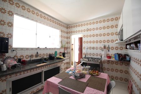 Apartamento à venda com 98m², 2 quartos e 1 vagaCozinha