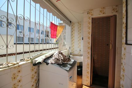 Apartamento à venda com 98m², 2 quartos e 1 vagaÁrea de Serviço