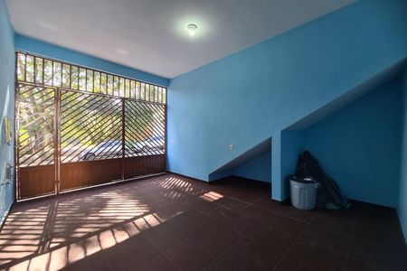 Casa para alugar com 120m², 2 quartos e 1 vaga Casa para alugar com 120m², 2 quartos e 1 vagaGaragem