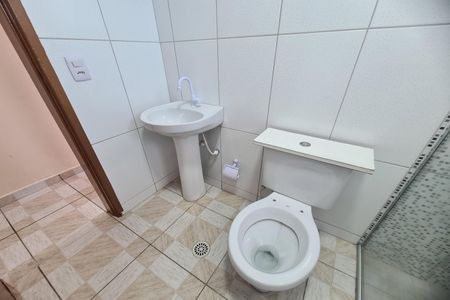 Casa para alugar com 120m², 2 quartos e 1 vaga Casa para alugar com 120m², 2 quartos e 1 vagaBanheiro