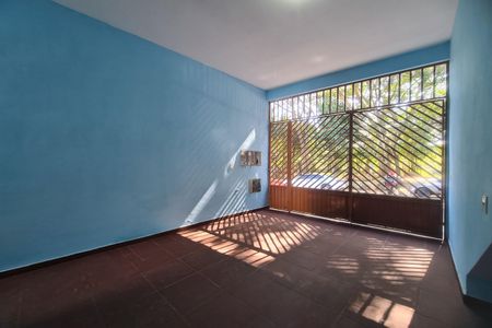 Casa para alugar com 120m², 2 quartos e 1 vaga Casa para alugar com 120m², 2 quartos e 1 vagaGaragem