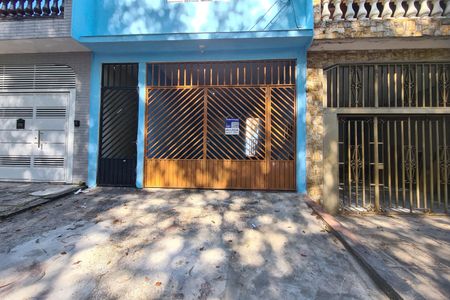 Casa para alugar com 120m², 2 quartos e 1 vaga Casa para alugar com 120m², 2 quartos e 1 vagaFachada