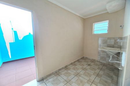 Casa para alugar com 120m², 2 quartos e 1 vaga Casa para alugar com 120m², 2 quartos e 1 vagaÁrea de Serviço