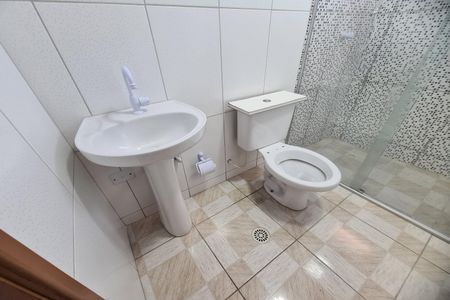 Casa para alugar com 120m², 2 quartos e 1 vaga Casa para alugar com 120m², 2 quartos e 1 vagaBanheiro