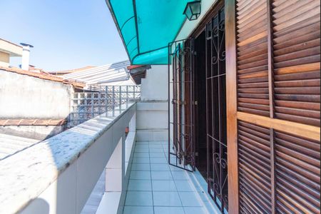 Casa à venda com 192m², 2 quartos e 2 vagas Casa à venda com 192m², 2 quartos e 2 vagasVaranda da Suíte 2