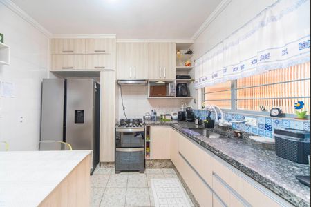 Casa à venda com 192m², 2 quartos e 2 vagas Casa à venda com 192m², 2 quartos e 2 vagasCozinha