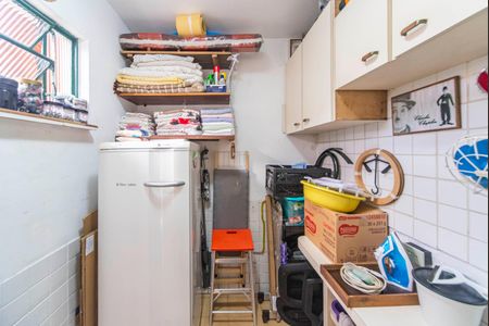 Casa à venda com 192m², 2 quartos e 2 vagas Casa à venda com 192m², 2 quartos e 2 vagasQuarto de Serviço