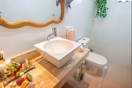 Casa à venda com 192m², 2 quartos e 2 vagas Casa à venda com 192m², 2 quartos e 2 vagasLavabo