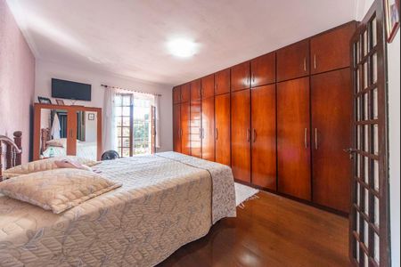 Casa à venda com 192m², 2 quartos e 2 vagas Casa à venda com 192m², 2 quartos e 2 vagasSuíte