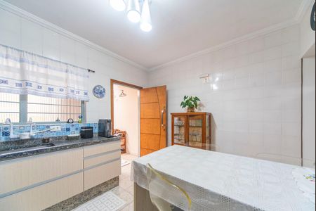 Casa à venda com 192m², 2 quartos e 2 vagas Casa à venda com 192m², 2 quartos e 2 vagasCozinha