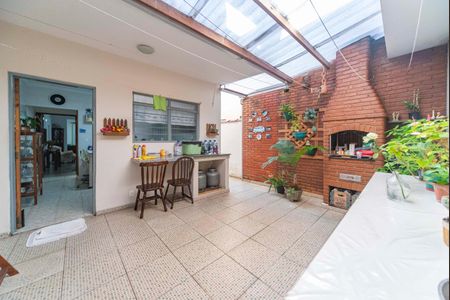 Casa à venda com 192m², 2 quartos e 2 vagas Casa à venda com 192m², 2 quartos e 2 vagasQuintal e Área Gourmet