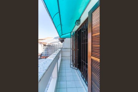 Casa à venda com 192m², 2 quartos e 2 vagas Casa à venda com 192m², 2 quartos e 2 vagasVaranda da Suíte 2