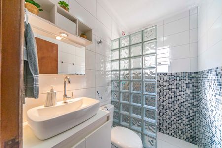 Casa à venda com 192m², 2 quartos e 2 vagas Casa à venda com 192m², 2 quartos e 2 vagasBanheiro da Suíte 2