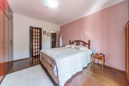 Casa à venda com 192m², 2 quartos e 2 vagas Casa à venda com 192m², 2 quartos e 2 vagasSuíte