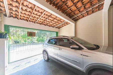 Casa à venda com 192m², 2 quartos e 2 vagas Casa à venda com 192m², 2 quartos e 2 vagasGaragem