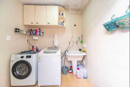 Casa à venda com 192m², 2 quartos e 2 vagas Casa à venda com 192m², 2 quartos e 2 vagasÁrea de Serviço