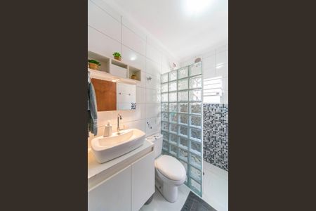 Casa à venda com 192m², 2 quartos e 2 vagas Casa à venda com 192m², 2 quartos e 2 vagasBanheiro da Suíte 2