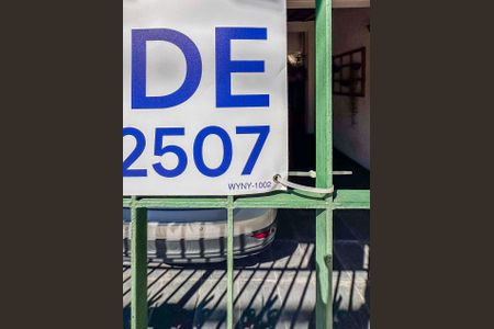 Casa à venda com 192m², 2 quartos e 2 vagas Casa à venda com 192m², 2 quartos e 2 vagasPlaca