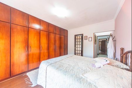Casa à venda com 192m², 2 quartos e 2 vagas Casa à venda com 192m², 2 quartos e 2 vagasSuíte