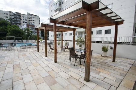 Apartamento para alugar com 128m², 3 quartos e 2 vagasÁrea comum - Piscina