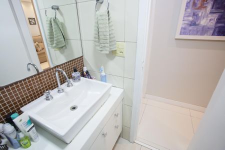 Apartamento à venda com 128m², 3 quartos e 2 vagasBanheiro Social