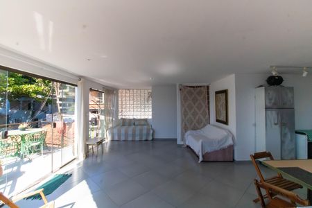 Casa à venda com 164m², 3 quartos e sem vagaSala