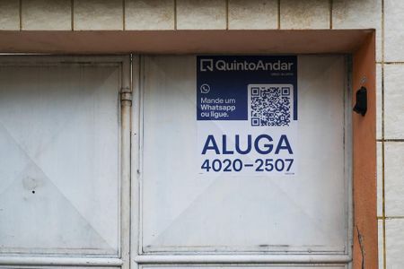 Casa para alugar com 99m², 3 quartos e 1 vaga Casa para alugar com 99m², 3 quartos e 1 vagaFachada