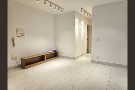 Sala/Cozinha de apartamento para alugar com 2 quartos, 66m² em Santo Amaro, São Paulo