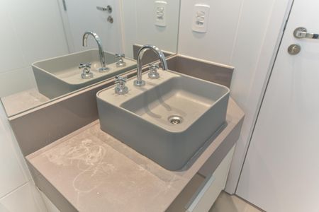 Apartamento para alugar com 66m², 2 quartos e 1 vaga Apartamento para alugar com 66m², 2 quartos e 1 vagaBanheiro da Suíte