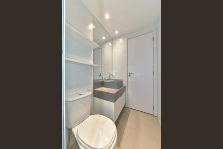 Apartamento para alugar com 66m², 2 quartos e 1 vaga Apartamento para alugar com 66m², 2 quartos e 1 vagaBanheiro da Suíte