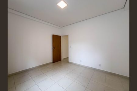Casa à venda com 120m², 2 quartos e sem vaga Casa à venda com 120m², 2 quartos e sem vagaQuarto