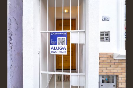 Casa à venda com 120m², 2 quartos e sem vaga Casa à venda com 120m², 2 quartos e sem vagaFachada