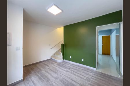 Casa à venda com 120m², 2 quartos e sem vaga Casa à venda com 120m², 2 quartos e sem vagaSala