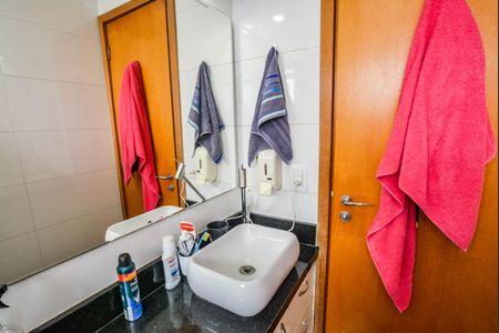 Apartamento à venda com 52m², 2 quartos e 1 vaga Apartamento à venda com 52m², 2 quartos e 1 vagaBanheiro