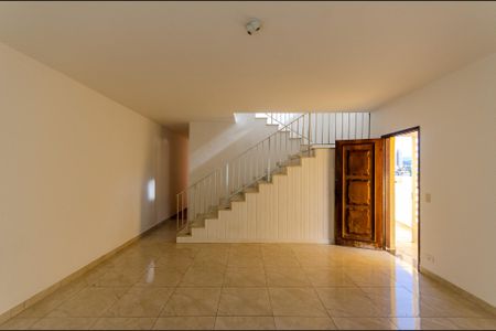 Sala de casa para alugar com 5 quartos, 232m² em Chácara Inglesa, São Paulo