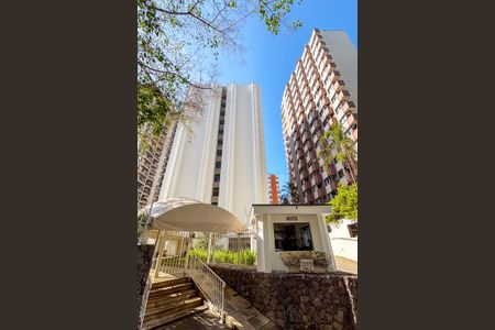 Studio para alugar com 30m², 1 quarto e sem vaga Studio para alugar com 30m², 1 quarto e sem vagaFachada