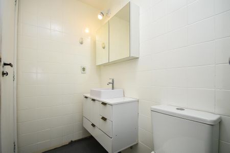 Studio para alugar com 30m², 1 quarto e sem vaga Studio para alugar com 30m², 1 quarto e sem vagaBanheiro social