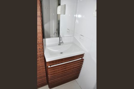 Apartamento à venda com 68m², 3 quartos e 1 vaga Apartamento à venda com 68m², 3 quartos e 1 vagaBanheiro Social