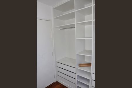 Apartamento à venda com 68m², 3 quartos e 1 vaga Apartamento à venda com 68m², 3 quartos e 1 vagaQuarto 03 - Closet