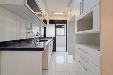 Cozinha de apartamento para alugar com 2 quartos, 72m² em Jardim Vila Mariana, São Paulo