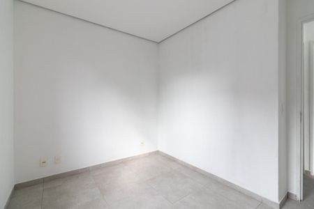 Quarto 2 de apartamento para alugar com 2 quartos, 42m² em Vila Talarico, São Paulo