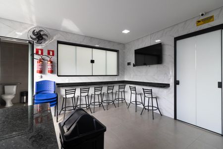 Apartamento à venda com 42m², 2 quartos e sem vagaÁrea comum - Salão de festas