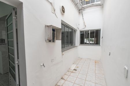 Casa à venda com 220m², 3 quartos e 1 vaga Casa à venda com 220m², 3 quartos e 1 vagaQuintal/churrasqueira