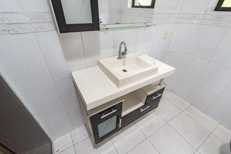 Casa à venda com 220m², 3 quartos e 1 vaga Casa à venda com 220m², 3 quartos e 1 vagaBanheiro