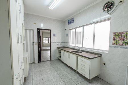 Casa à venda com 220m², 3 quartos e 1 vaga Casa à venda com 220m², 3 quartos e 1 vagaCozinha